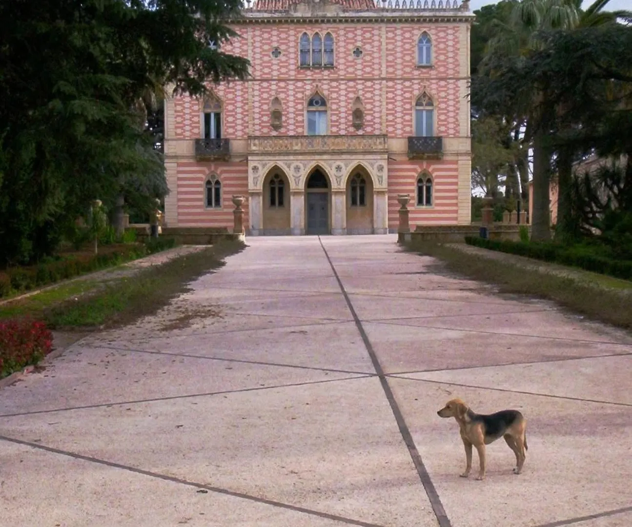 Giardinetto Papale, Centralissimo Caltagirone 0*,  Itálie