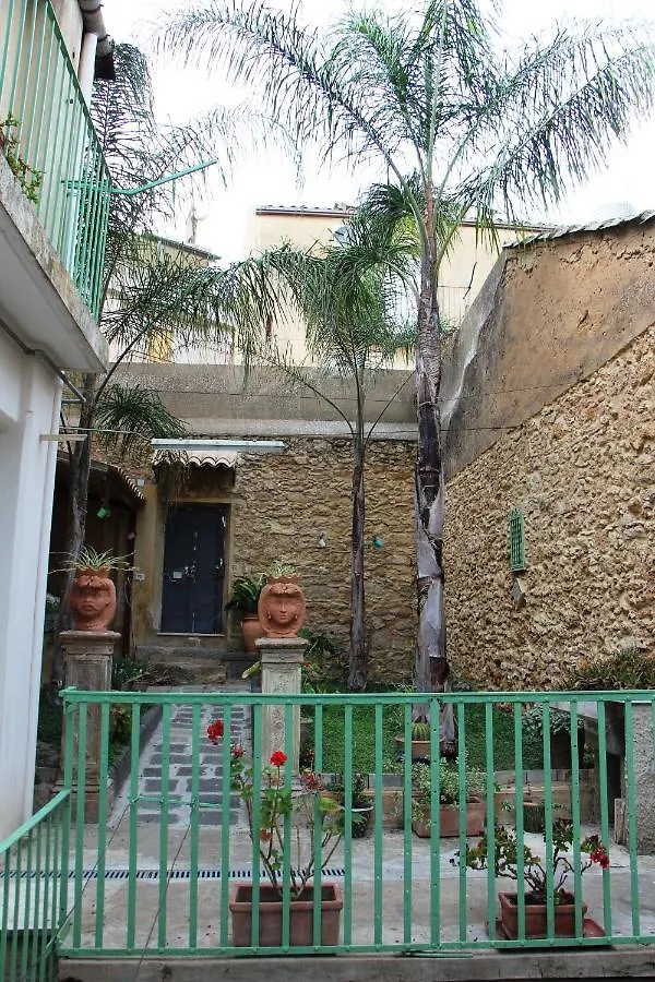 Giardinetto Papale, centralissimo Caltagirone Italia